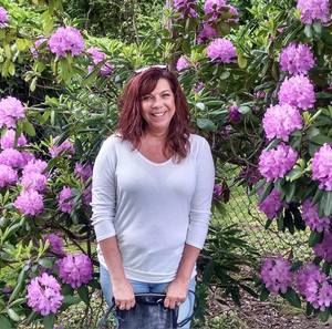 Meet your Posher, Debbie